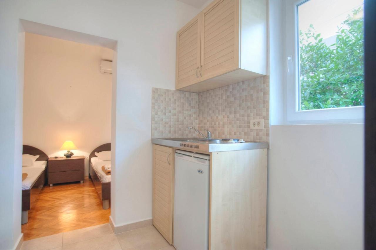 Mandir Apartments - Center บุดวา ภายนอก รูปภาพ