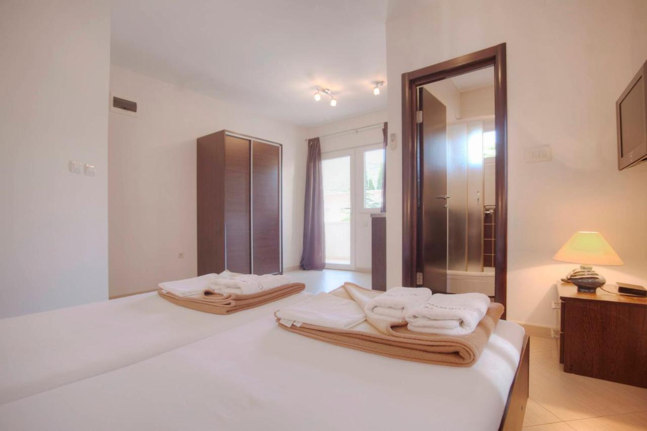 Mandir Apartments - Center บุดวา ภายนอก รูปภาพ