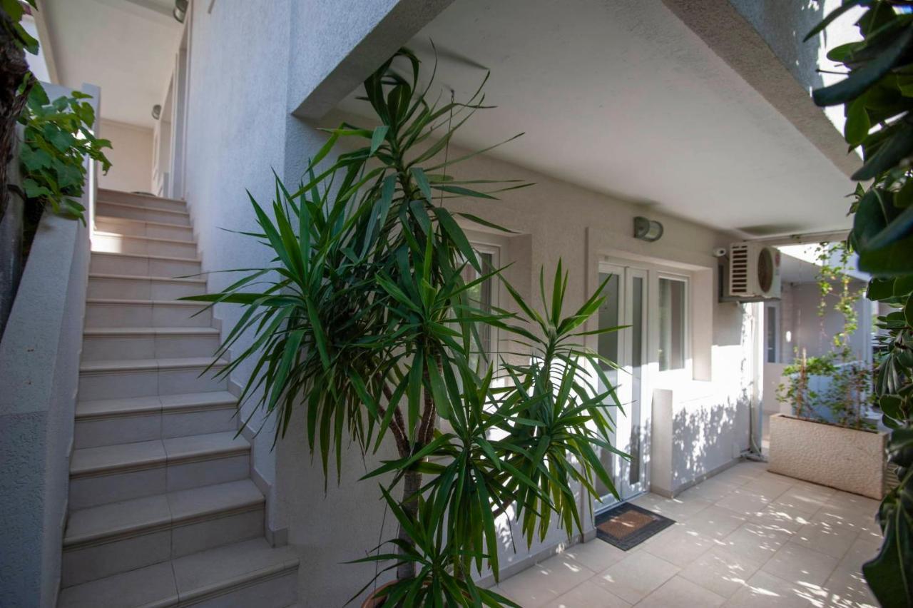 Mandir Apartments - Center บุดวา ภายนอก รูปภาพ