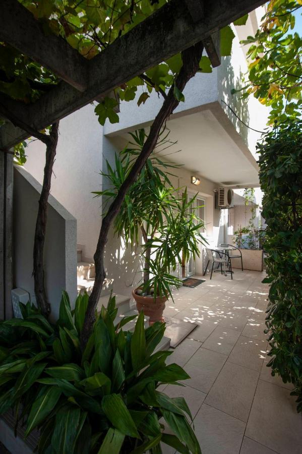 Mandir Apartments - Center บุดวา ภายนอก รูปภาพ