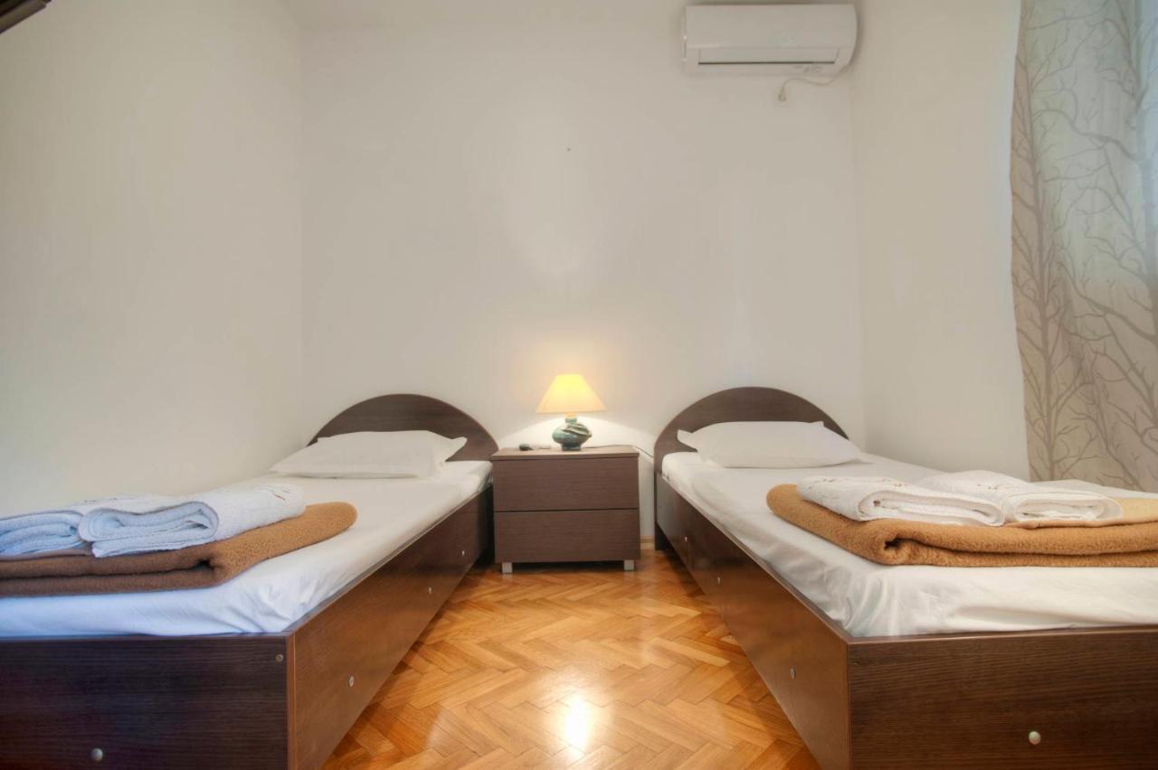 Mandir Apartments - Center บุดวา ภายนอก รูปภาพ