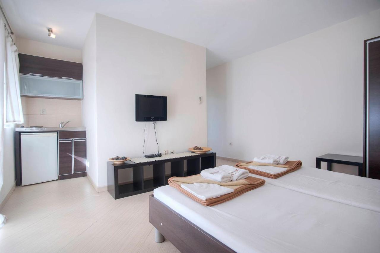 Mandir Apartments - Center บุดวา ภายนอก รูปภาพ