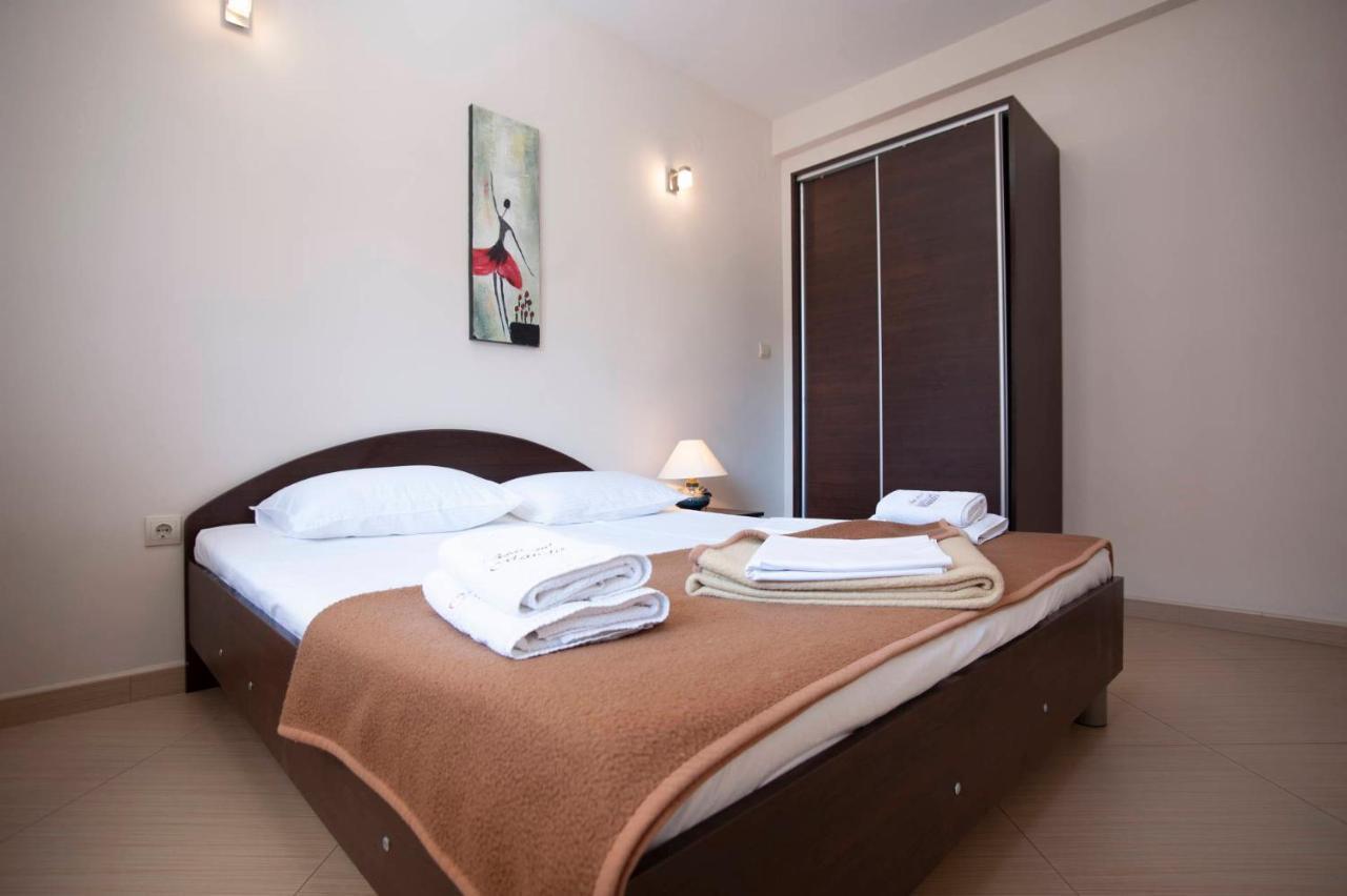 Mandir Apartments - Center บุดวา ภายนอก รูปภาพ
