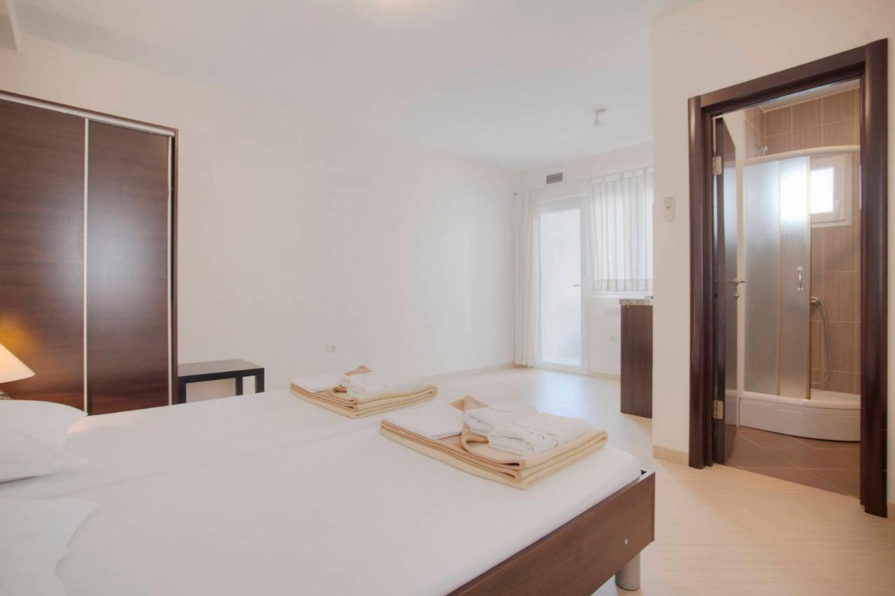 Mandir Apartments - Center บุดวา ภายนอก รูปภาพ