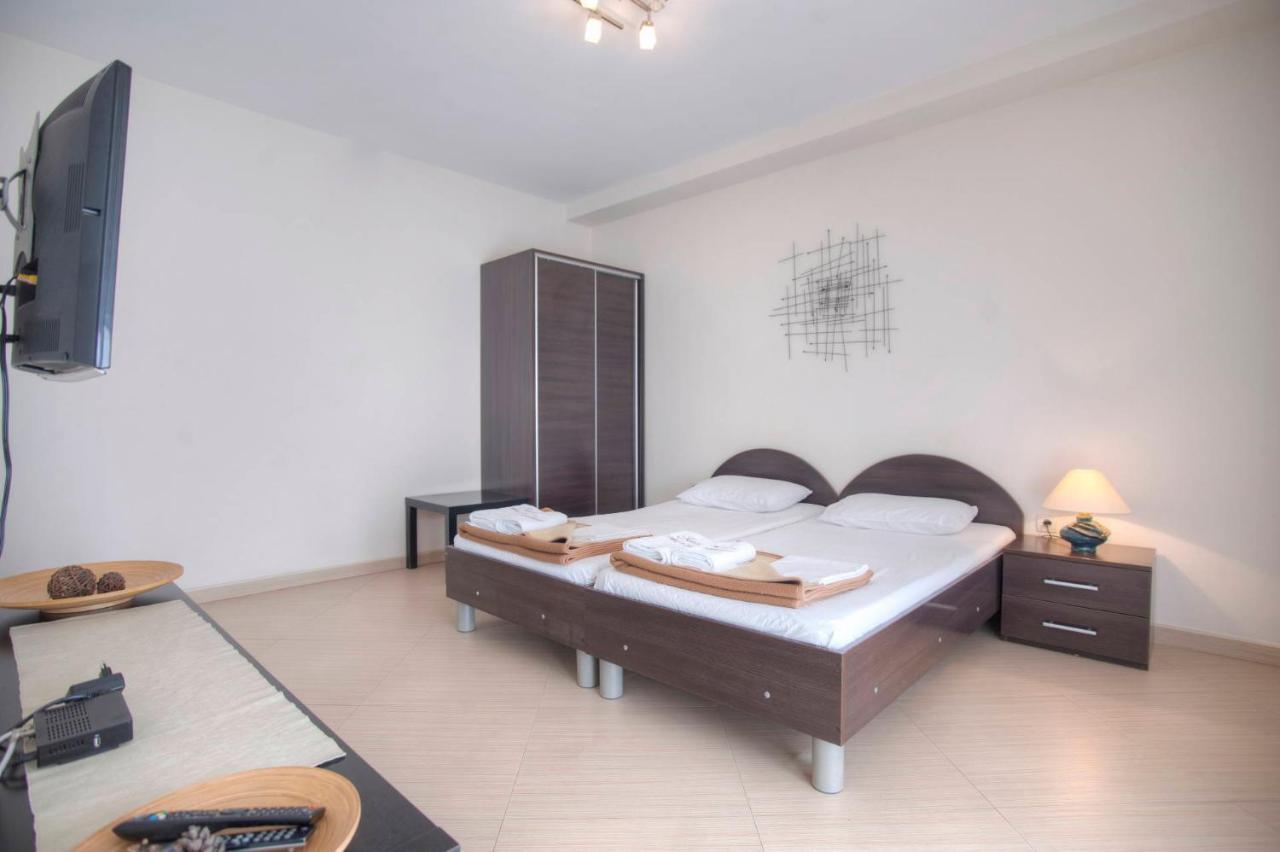 Mandir Apartments - Center บุดวา ภายนอก รูปภาพ