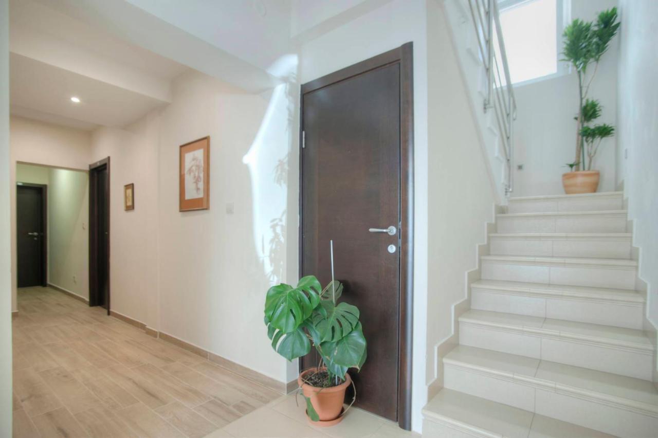 Mandir Apartments - Center บุดวา ภายนอก รูปภาพ