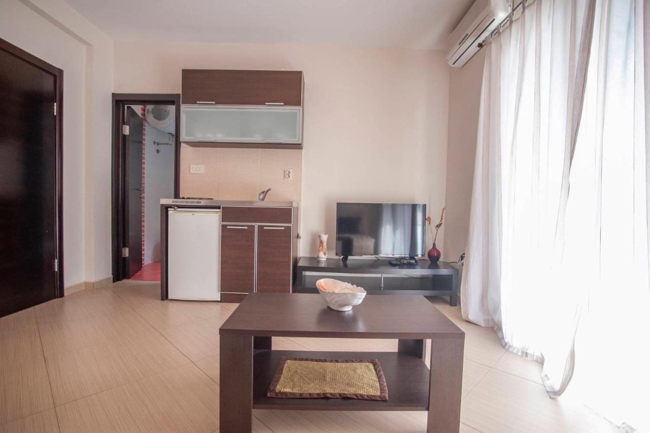 Mandir Apartments - Center บุดวา ภายนอก รูปภาพ
