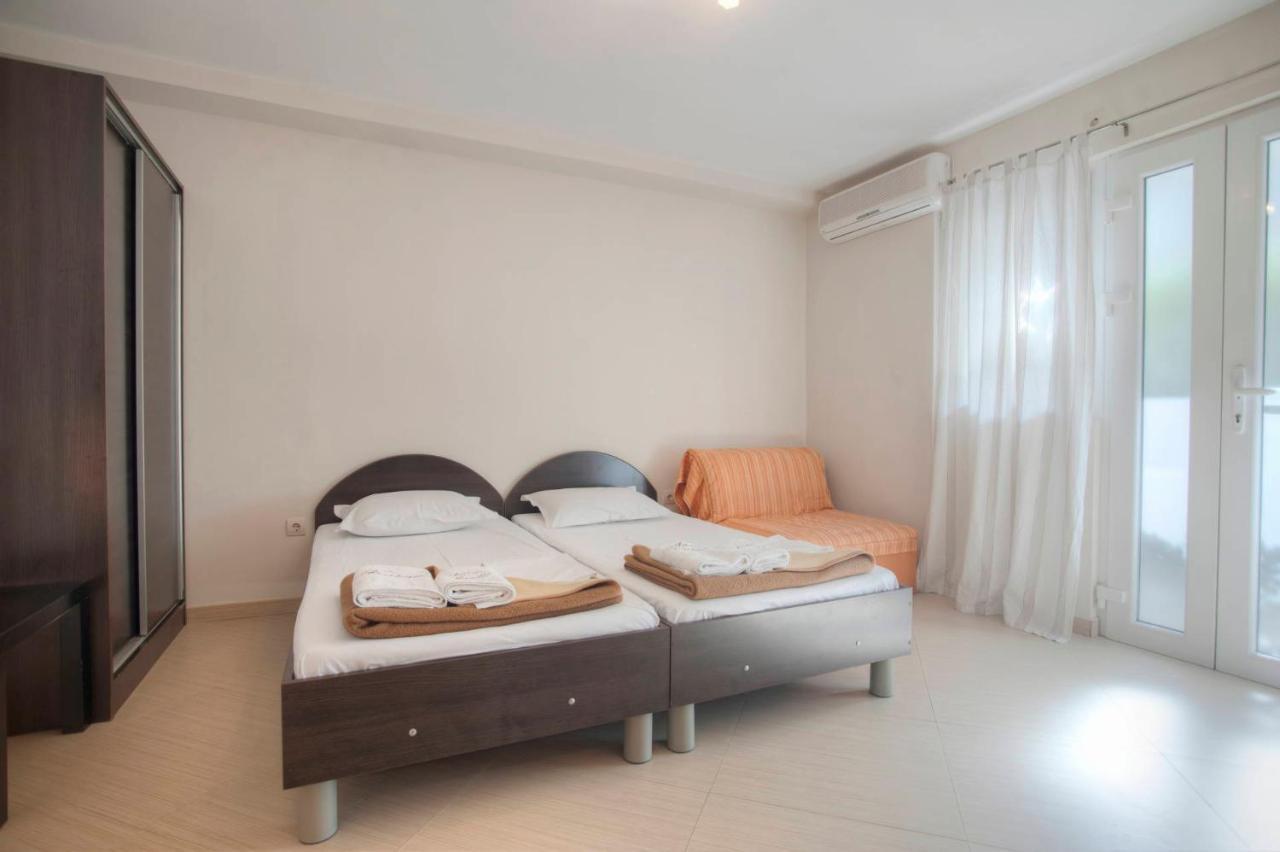 Mandir Apartments - Center บุดวา ภายนอก รูปภาพ
