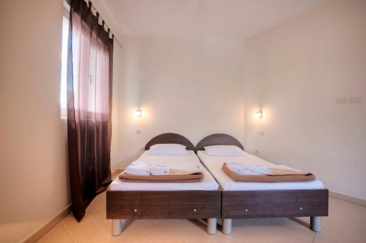 Mandir Apartments - Center บุดวา ภายนอก รูปภาพ