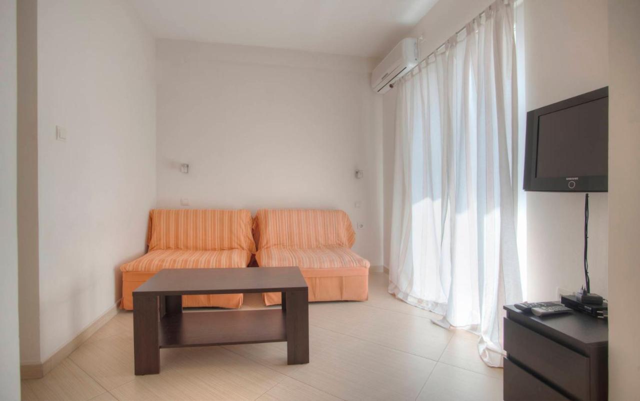 Mandir Apartments - Center บุดวา ภายนอก รูปภาพ